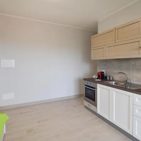 1 Bedroom Cozy In Lägenhet